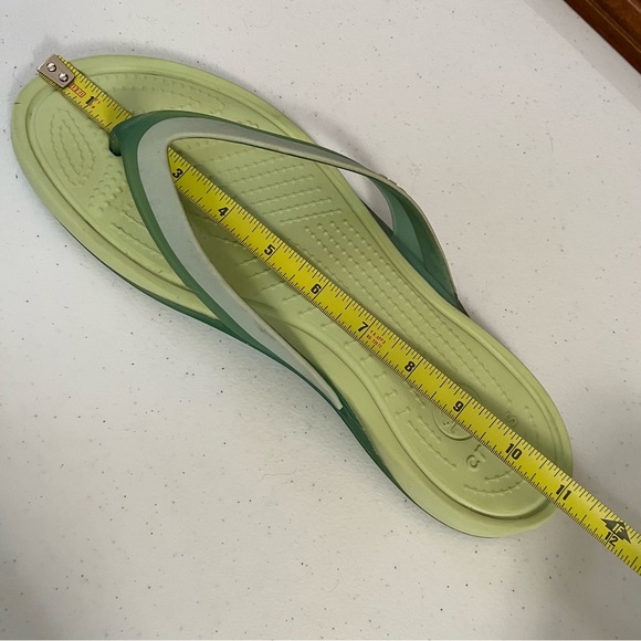 Crocs Flip Flop Sandals | Two Tone Green | Women’s 11 - Picture 12 of 13